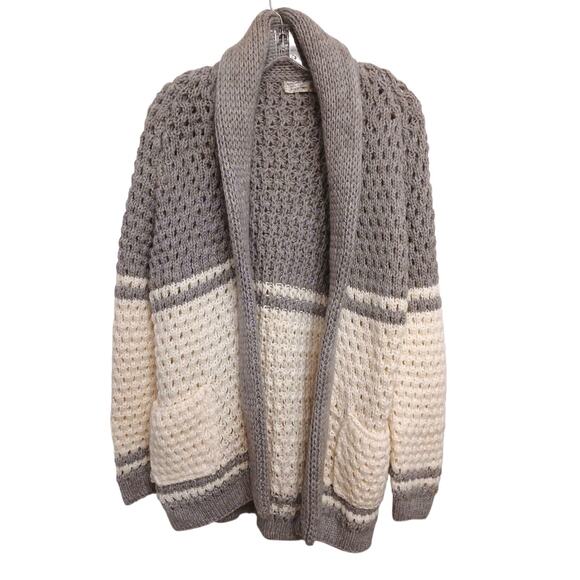 Hand Knit Cardigan Sweater Sz M Ivory Gray Pockets Cottage Fisherman Waffle - Picture 1 of 12